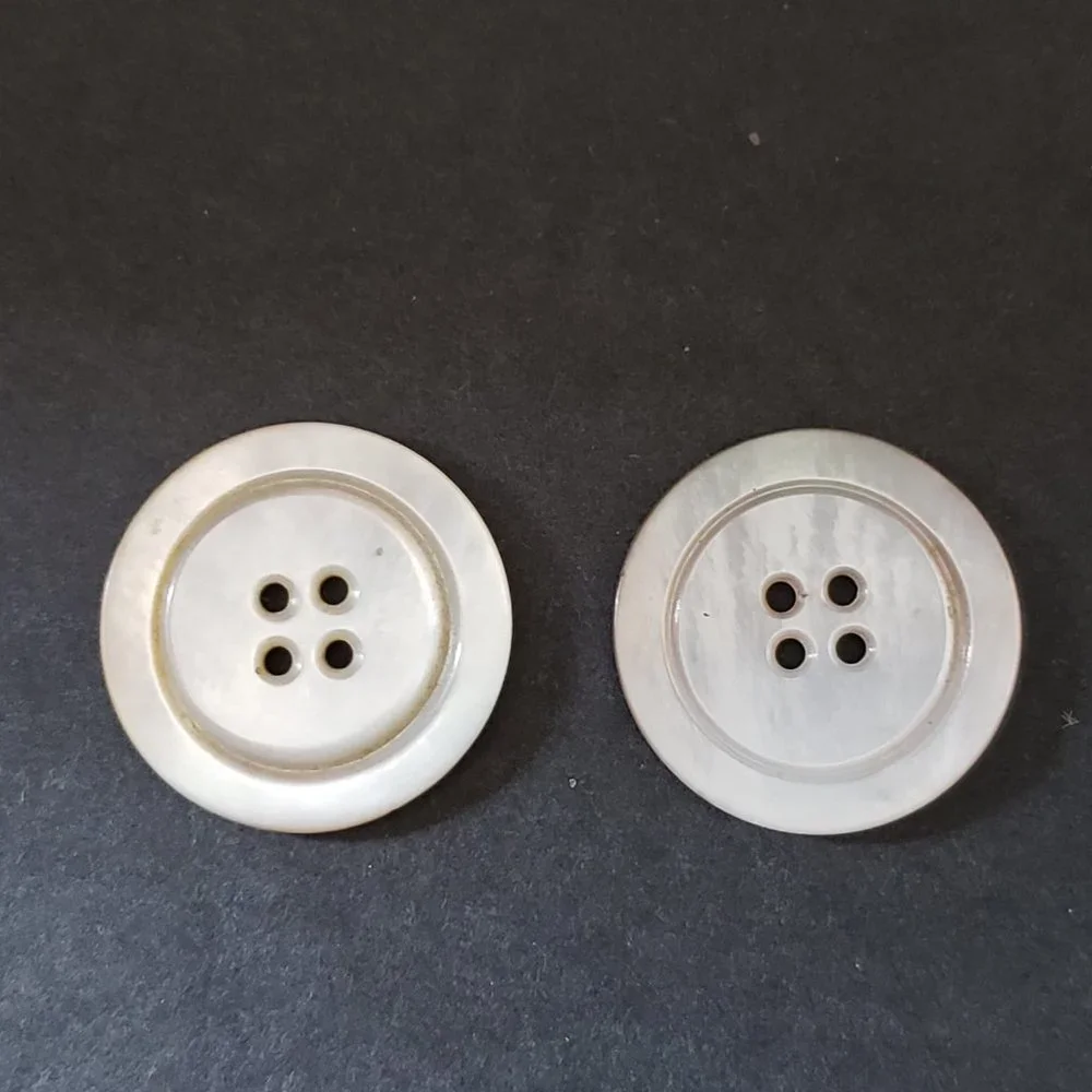 (4/$15) Vintage mother of pearl sewing buttons